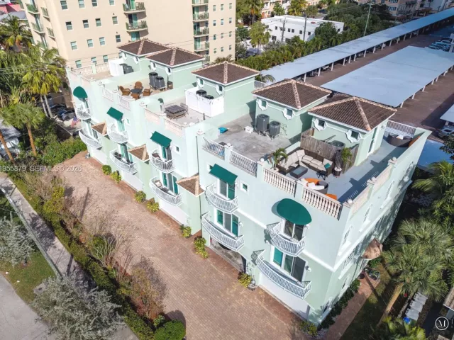 Продажа дома по адресу 430 Sunset Dr - фото 7307010