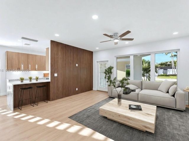 Продажа дома по адресу 2144 NE 61st Ct - фото 7482409