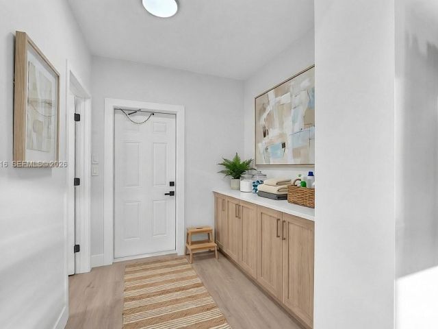 Продажа дома по адресу 2144 NE 61st Ct - фото 7482425