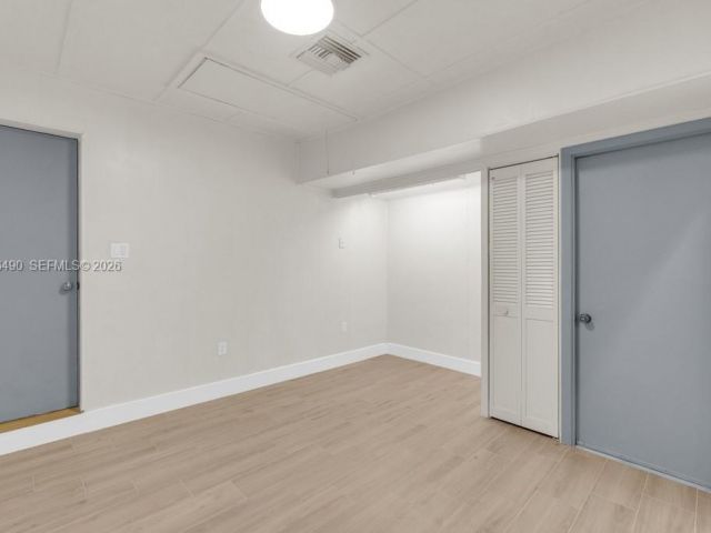 Дом в аренду по адресу 1101 NE 24th Ct - фото 7299193