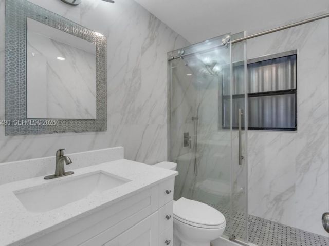 Дом в аренду по адресу 1101 NE 24th Ct - фото 7299197