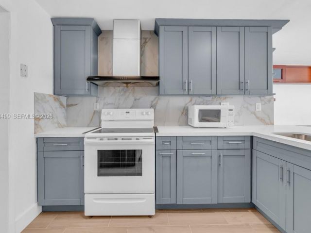 Дом в аренду по адресу 1101 NE 24th Ct - фото 7299201