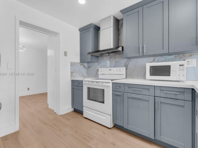 Дом в аренду по адресу 1101 NE 24th Ct - фото 7299206