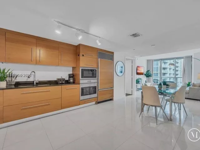 Продажа квартиры #1711 - фото 7302663