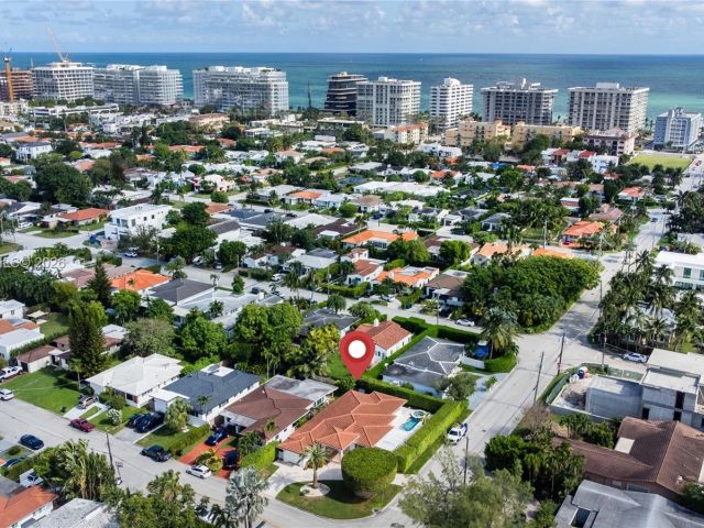 Продажа дома по адресу 8801 Dickens Ave - фото 7522027