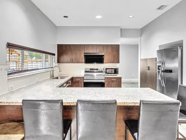 Дом в аренду по адресу 10301 Panama St 0 - фото 7301796