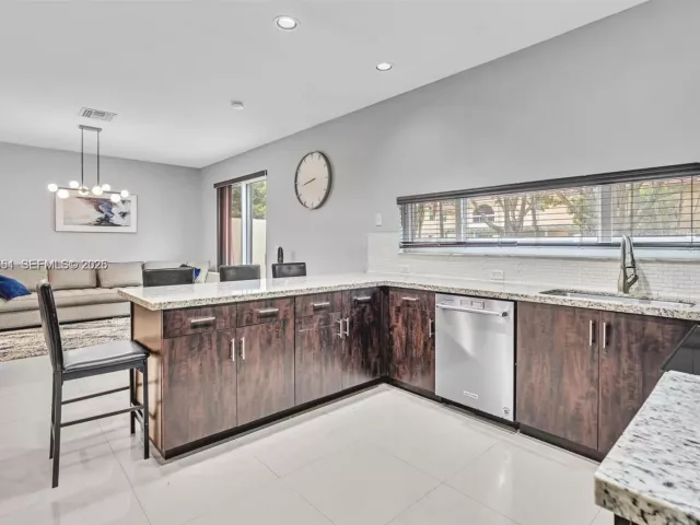 Дом в аренду по адресу 10301 Panama St 0 - фото 7301800