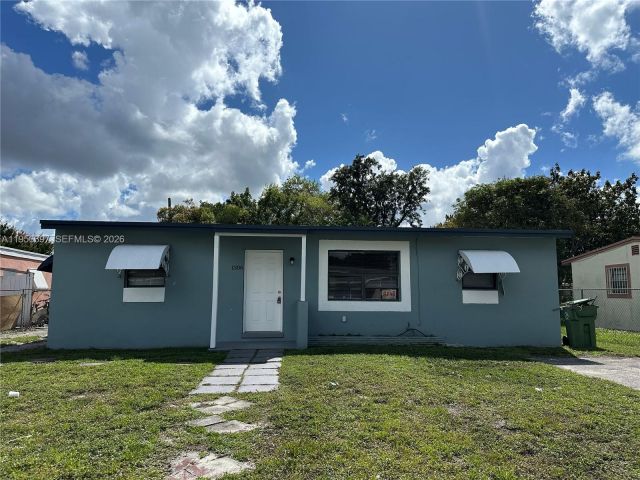 Дом в аренду по адресу 1306 NW 11th Pl - фото 7462895