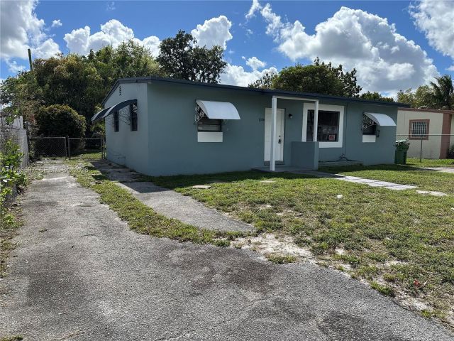 Дом в аренду по адресу 1306 NW 11th Pl - фото 7462897