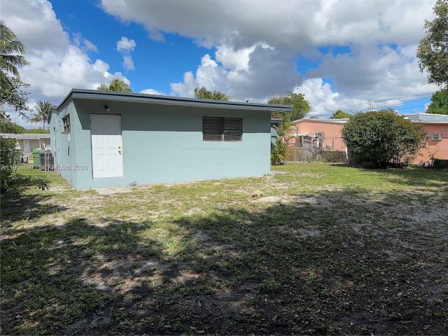 Дом в аренду по адресу 1306 NW 11th Pl - фото 7462905