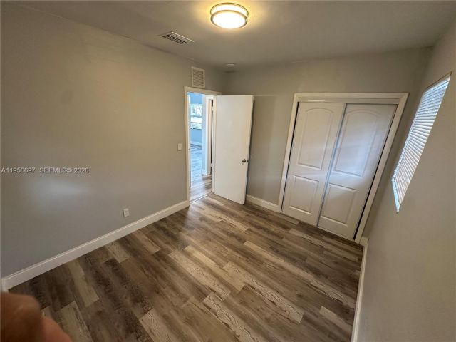 Дом в аренду по адресу 1306 NW 11th Pl - фото 7462918