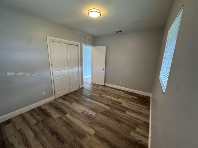 Дом в аренду по адресу 1306 NW 11th Pl - фото 7462922