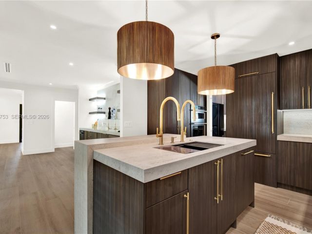 Продажа дома по адресу 600 San Antonio Ave - фото 7470693