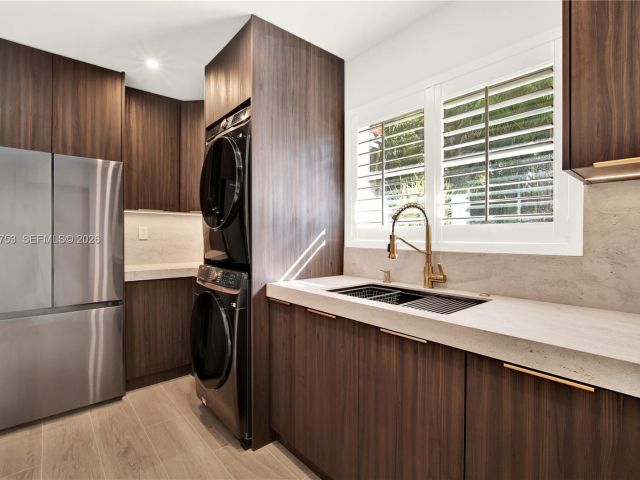 Продажа дома по адресу 600 San Antonio Ave - фото 7470694