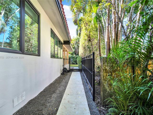 Продажа дома по адресу 600 San Antonio Ave - фото 7470707