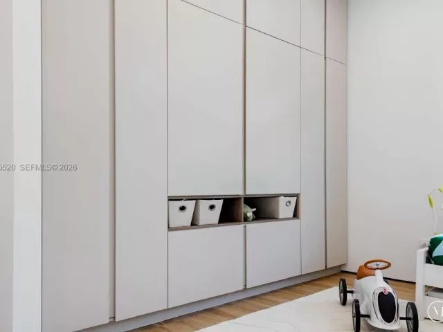 Дом в аренду по адресу 1830 NE 193rd St - фото 7309558