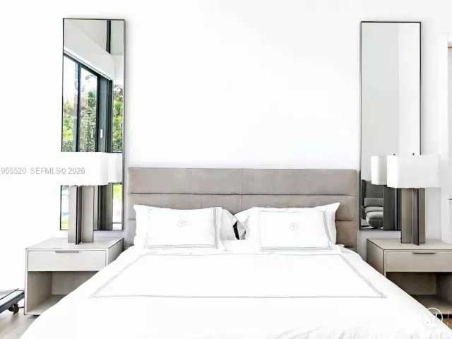 Дом в аренду по адресу 1830 NE 193rd St - фото 7309559