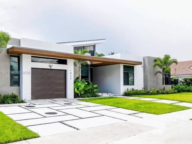 Дом в аренду по адресу 1830 NE 193rd St - фото 7309573