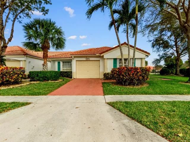 Дом в аренду по адресу 6207 Floral Lakes Dr 6207 - фото 7306881