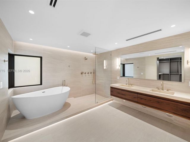 Дом в аренду по адресу 222 E Rivo Alto Dr - фото 7370435