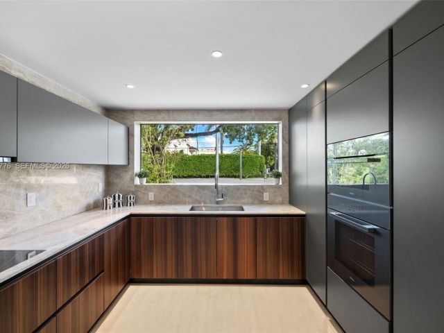 Дом в аренду по адресу 222 E Rivo Alto Dr - фото 7370444