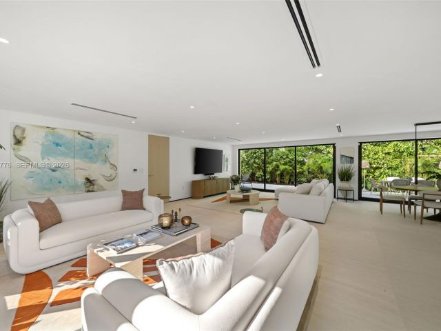 Дом в аренду по адресу 222 E Rivo Alto Dr - фото 7370449