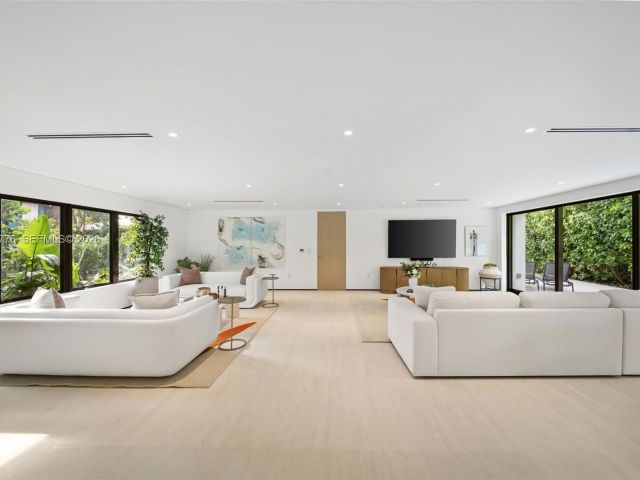 Дом в аренду по адресу 222 E Rivo Alto Dr - фото 7370450