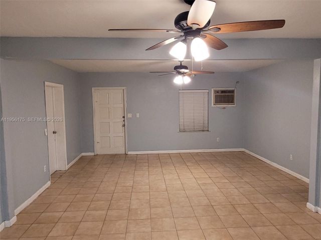 Дом в аренду по адресу 2828 SW 3rd St front - фото 7450051