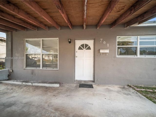 Дом в аренду по адресу 701 N 70th Ave 0 - фото 7450460