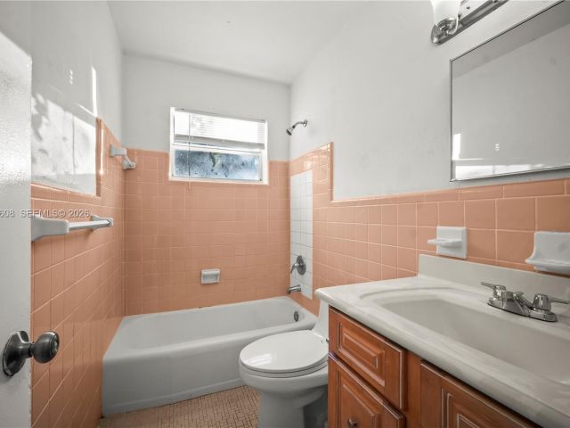 Дом в аренду по адресу 701 N 70th Ave 0 - фото 7450470