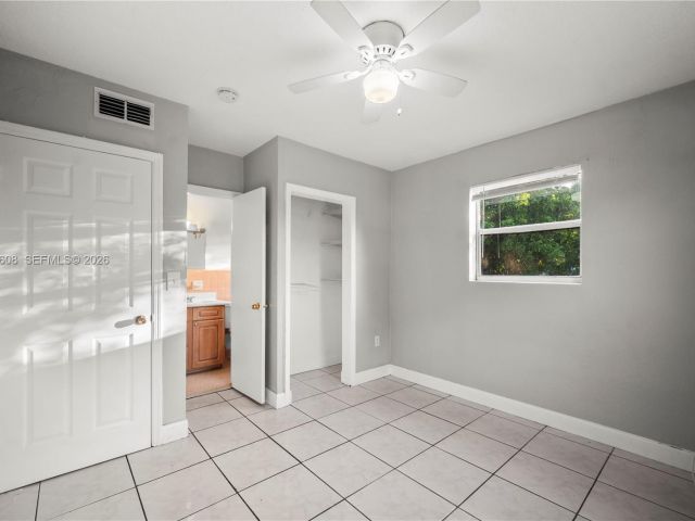 Дом в аренду по адресу 701 N 70th Ave 0 - фото 7450480