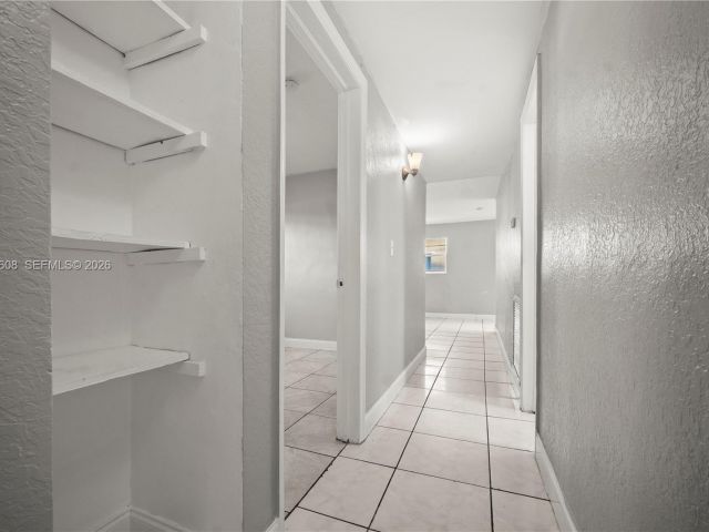 Дом в аренду по адресу 701 N 70th Ave 0 - фото 7450484