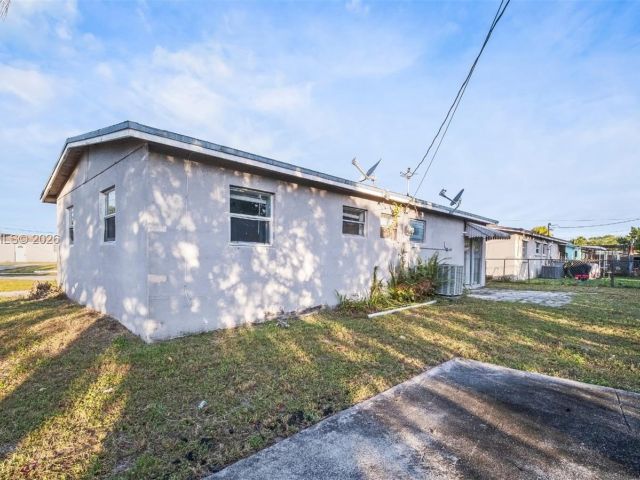 Дом в аренду по адресу 701 N 70th Ave 0 - фото 7450490