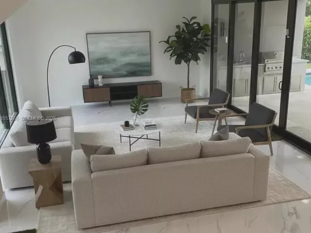 Продажа дома по адресу 1700 NE 18th St - фото 7411061