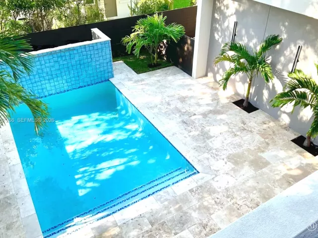 Продажа дома по адресу 1700 NE 18th St - фото 7411051