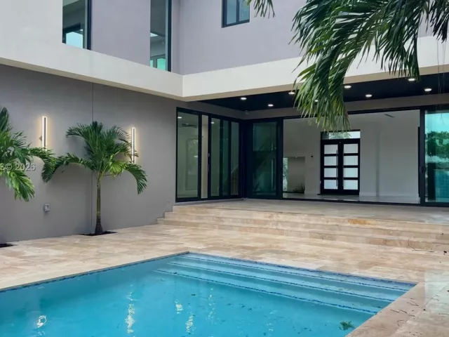 Продажа дома по адресу 1700 NE 18th St - фото 7411052