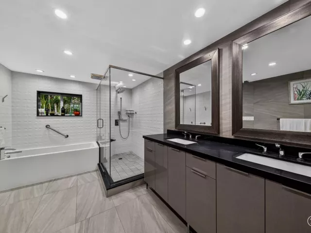 Продажа дома по адресу 918 NE 4th Street - фото 8036924