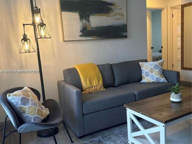 Дом в аренду по адресу 2500 NE 181st St 0 - фото 7453246