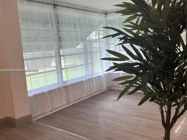 Дом в аренду по адресу 2500 NE 181st St 0 - фото 7453250