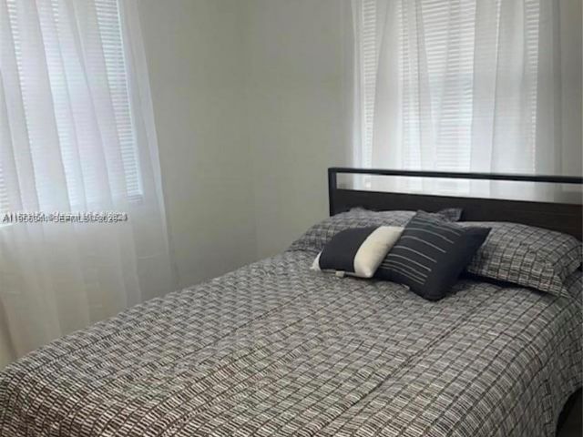 Дом в аренду по адресу 2500 NE 181st St 0 - фото 7453255