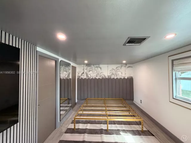 Дом в аренду по адресу 1532 N Andrews Ave - фото 7398376