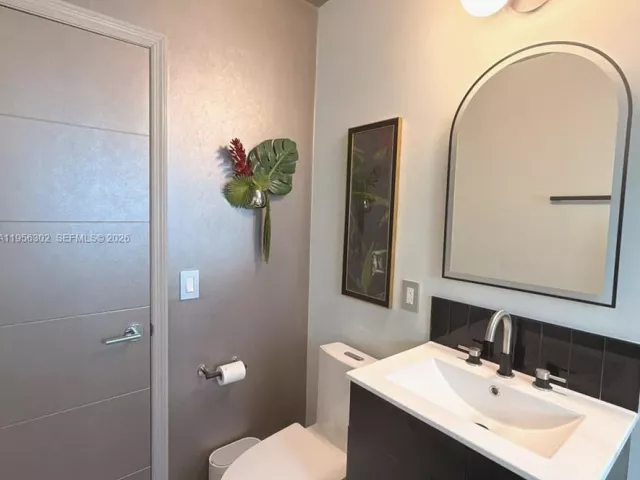 Дом в аренду по адресу 1532 N Andrews Ave - фото 7398360