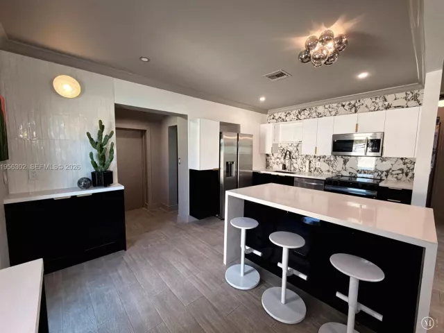 Дом в аренду по адресу 1532 N Andrews Ave - фото 7398367