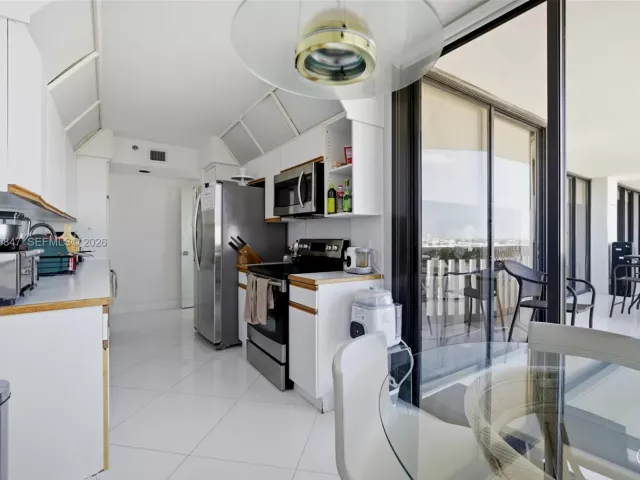 Продажа квартиры #2806 - фото 7350718