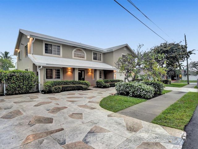 Продажа дома по адресу 466 NE 8th Ave - фото 7313549