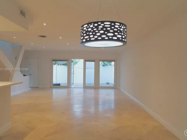 Дом в аренду по адресу 7312 Gary Ave 7312 - фото 7315836