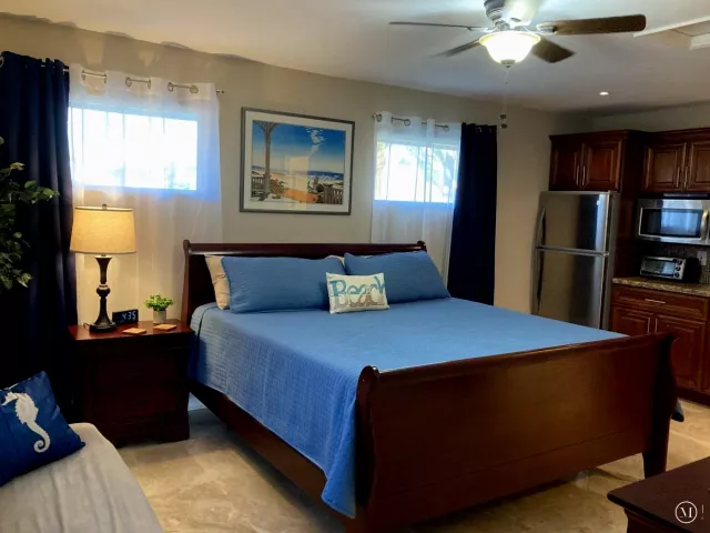 Продажа дома по адресу 2740 NE 10th Street - фото 7997349