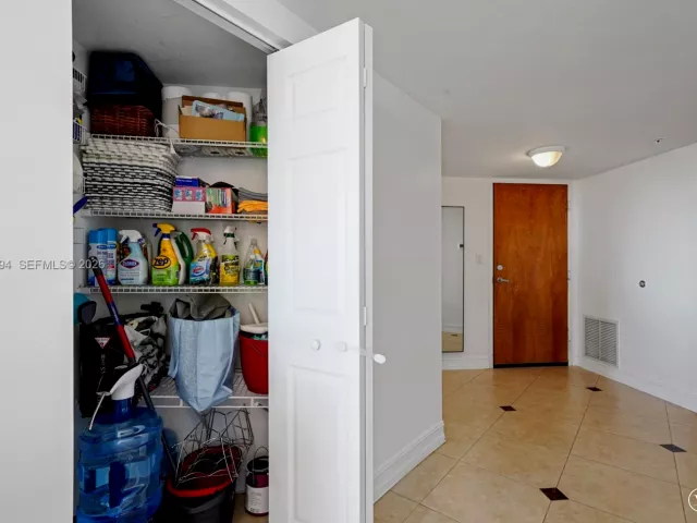 Продажа квартиры #1002 - фото 7341570