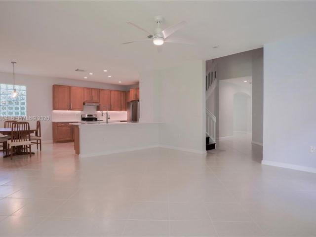 Продажа дома по адресу 1518 Fenton Dr - фото 7322206