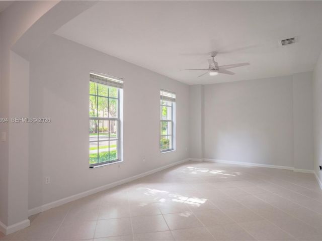 Продажа дома по адресу 1518 Fenton Dr - фото 7322210